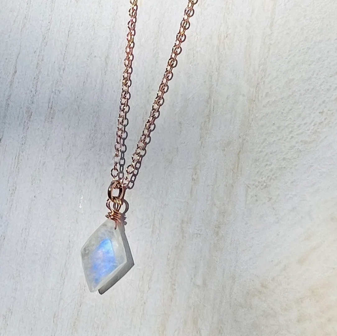 Rainbow Moonstone Simple Diamond Necklace